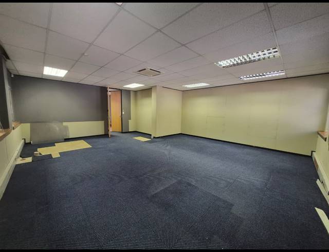 974M² OFFICE TO LET IN SANDTON CENTRAL